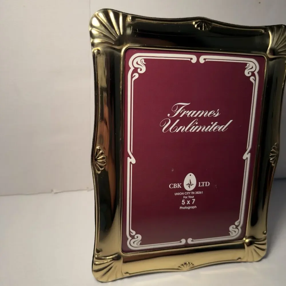 Gold Scalloped Picture Frame Photo 5x7 Easel Vintage Hollywood Regency Velvet